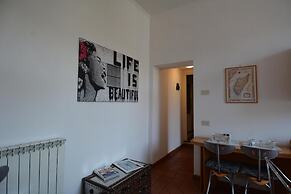 Spanish Steps Corner - Belsiana Apartment