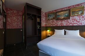 The Walled off Hotel Paris