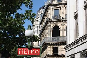 The Walled off Hotel Paris