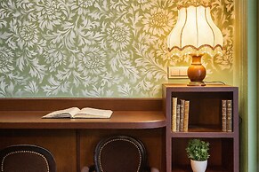 The Walled off Hotel Paris
