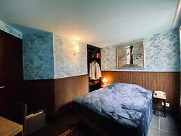 The Walled off Hotel Paris