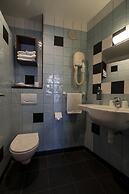 The Walled off Hotel Paris