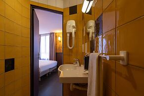 The Walled off Hotel Paris