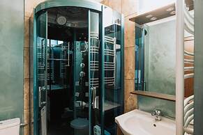 Suru Hotel & Restaurant