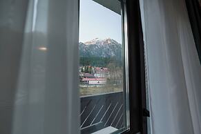 Suru Hotel & Restaurant