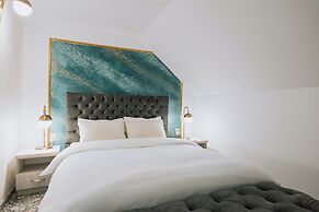 Suru Hotel & Restaurant