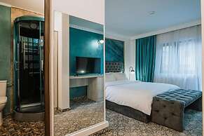 Suru Hotel & Restaurant