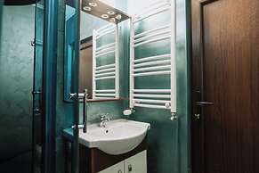 Suru Hotel & Restaurant