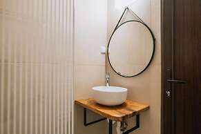 Suru Hotel & Restaurant