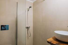 Suru Hotel & Restaurant