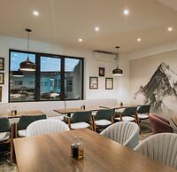 Suru Hotel & Restaurant