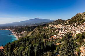 Giardini-naxos Beautiful Villa With Pool