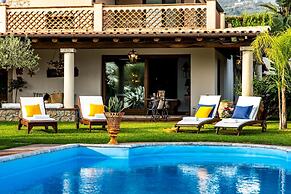 Giardini-naxos Beautiful Villa With Pool