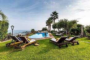 Giardini-naxos Beautiful Villa With Pool