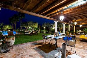 Giardini-naxos Beautiful Villa With Pool