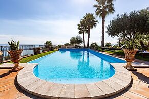 Giardini-naxos Beautiful Villa With Pool