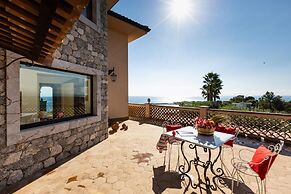 Giardini-naxos Beautiful Villa With Pool