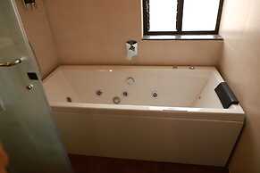 The Pench International