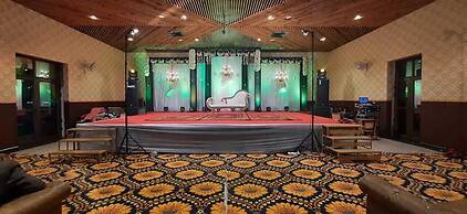 The Pench International