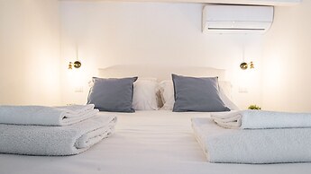 Piccola Luna Cozy Home