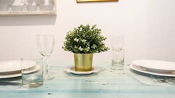 Piccola Luna Cozy Home