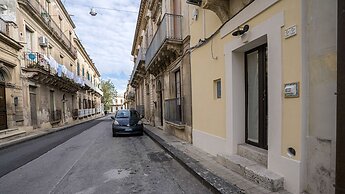 Piccola Luna Cozy Home