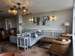 Beach House Hotel