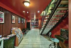 Royal Pagoda Motel