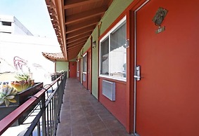 Royal Pagoda Motel