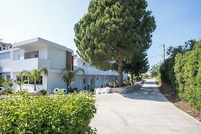 Stay Helios - Aparts & Pool Suites