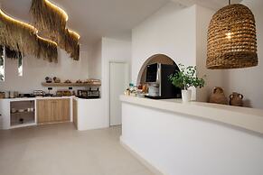 Stay Helios - Aparts & Pool Suites