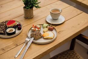 Stay Helios - Aparts & Pool Suites