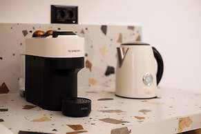 Stay Helios - Aparts & Pool Suites