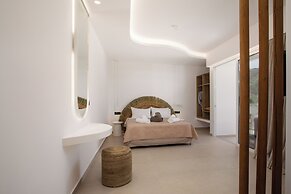 Stay Helios - Aparts & Pool Suites