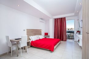 Stay Helios - Aparts & Pool Suites