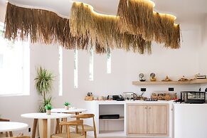 Stay Helios - Aparts & Pool Suites