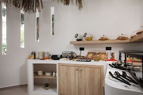 Stay Helios - Aparts & Pool Suites