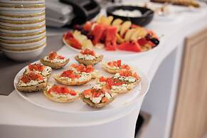 Stay Helios - Aparts & Pool Suites