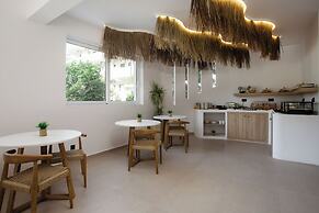 Stay Helios - Aparts & Pool Suites