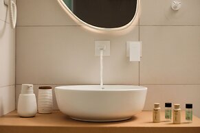 Stay Helios - Aparts & Pool Suites