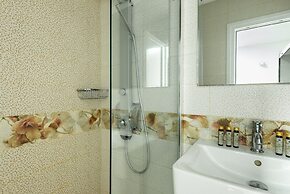 Maroulinas View Studios & Apartments