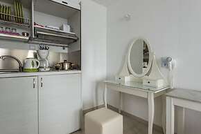 Maroulinas View Studios & Apartments