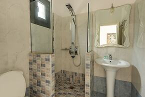 Maroulinas View Studios & Apartments