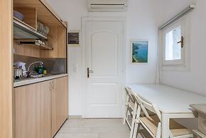 Maroulinas View Studios & Apartments