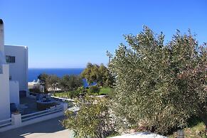 Maroulinas View Studios & Apartments