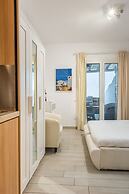 Maroulinas View Studios & Apartments