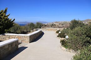 Maroulinas View Studios & Apartments