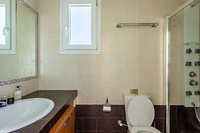 Maroulinas View Studios & Apartments