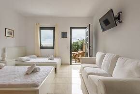 Maroulinas View Studios & Apartments