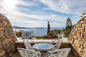 Maroulinas View Studios & Apartments